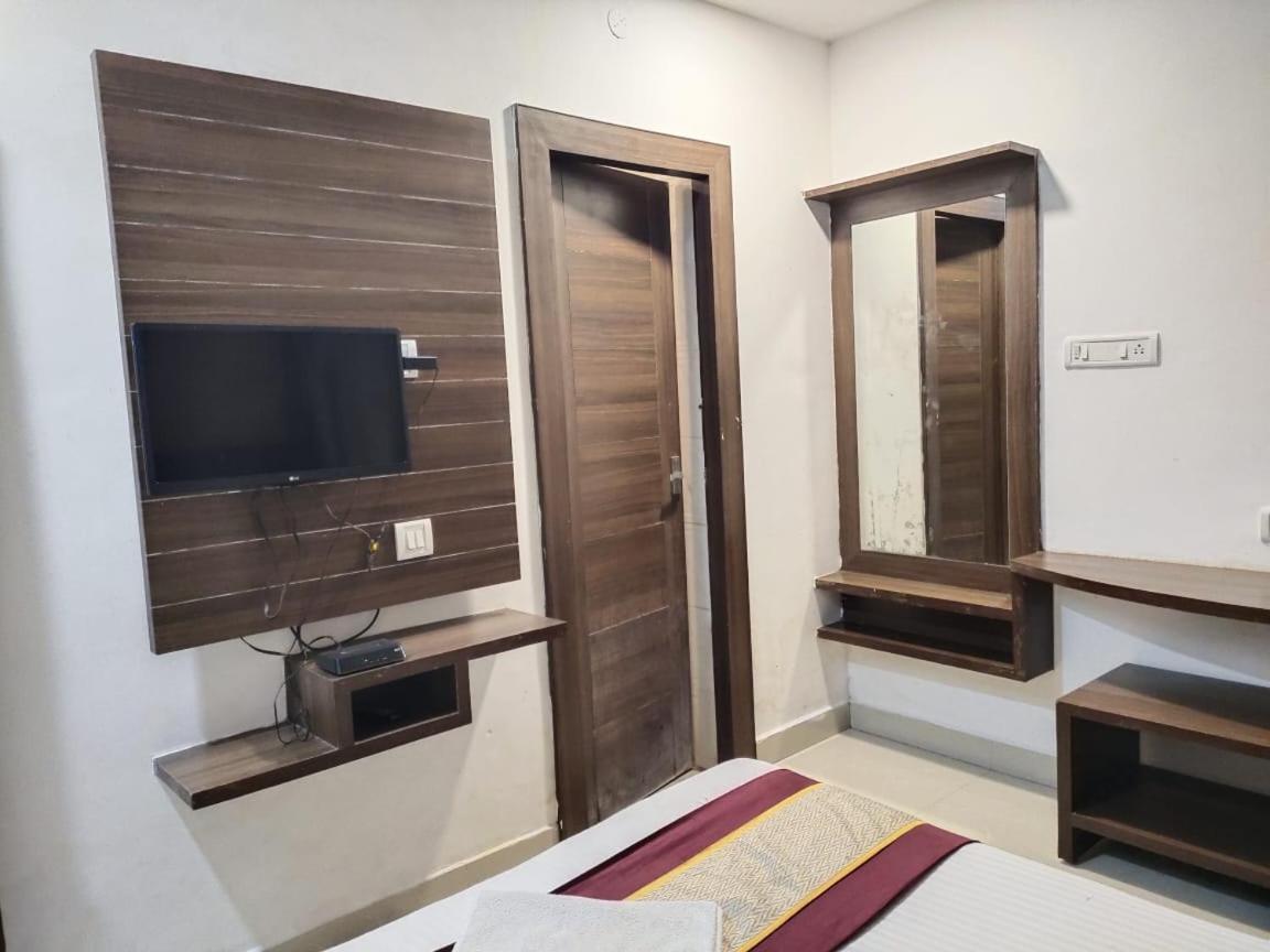 Khaleej Residency Near U S Embassy Hotel *